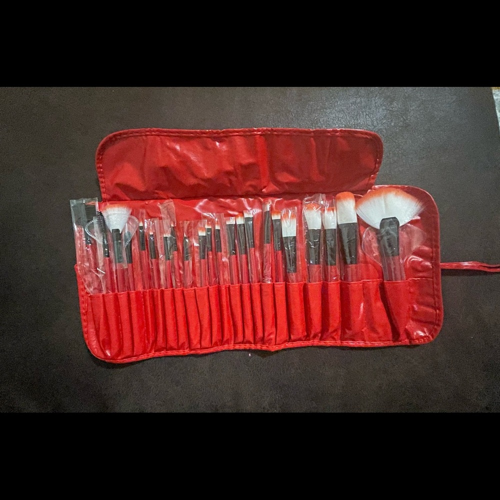 Set Of Makeup Brushes NEW